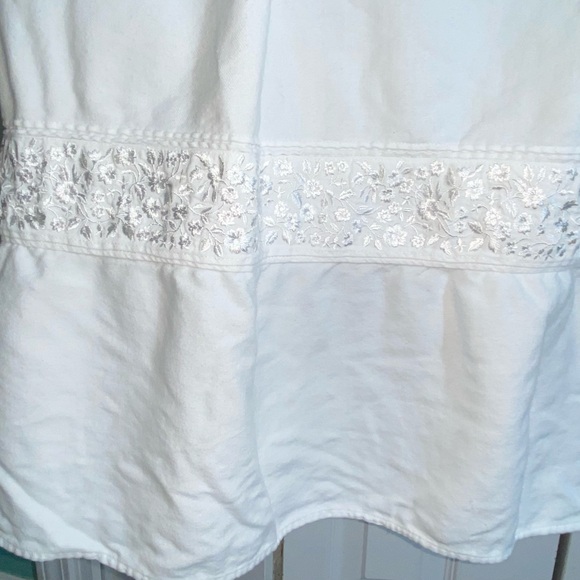 Stunning EILEEN WEST M white Flannel Nightgown Pearl Button Lace Trim Long AA15 - Picture 3 of 12